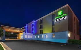 Holiday Inn Express Fairfax-Arlington Boulevard By Ihg